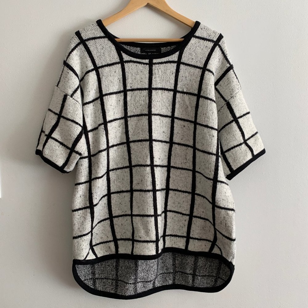 Womens Black & White Checkered Sweater Top